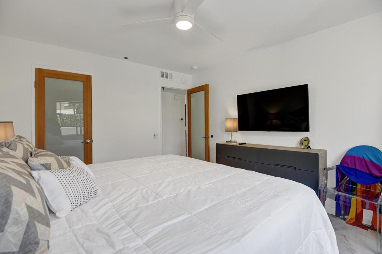 Modern Plaza Villas Oasis Palm Springs Bagian luar foto